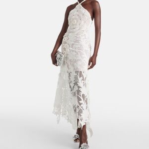 OSCAR DE LA RENTA
Crochet guipure lace gown